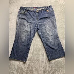 Mwah Straight Leg Jean Capris Woman Size 24W Blue Denim Blue 48Wx26L (W631)